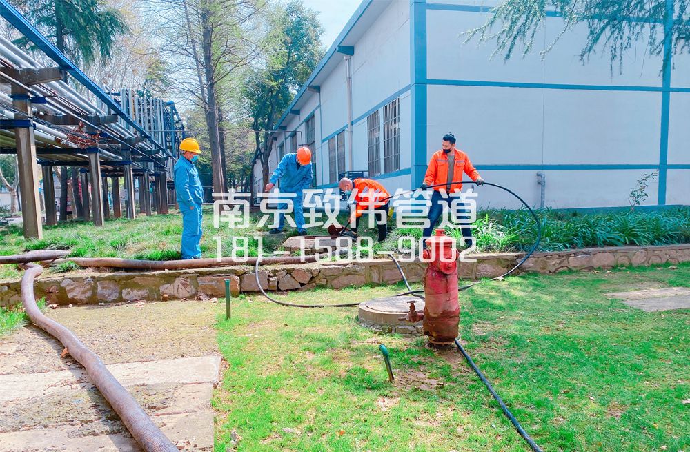 360南塑石化工厂管道清洗